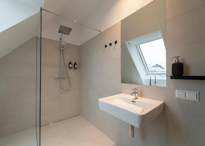 Josef's I Penthouse I Balcony & Views Апартаменты *